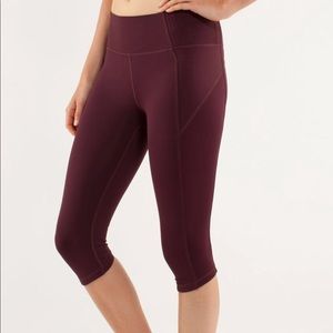 Lululemon Crops Bordeaux Drama Size 4